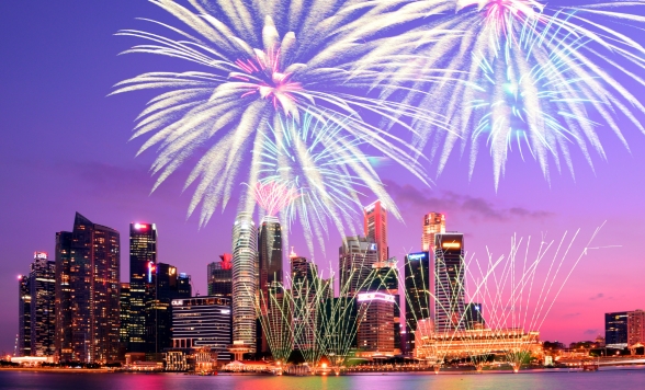 2026年を迎える特別な瞬間！席数限定！名店「レッドハウス」で味わうシンガポール名物・チリクラブと豪華ディナー + 大晦日　カウントダウンリバーボート